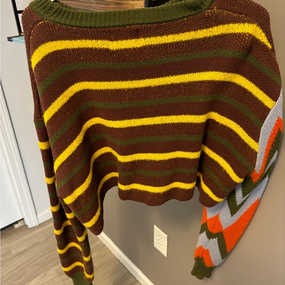 Urban Outfitters BDG Cropped Sweater- Medium - Picture 3 of 5